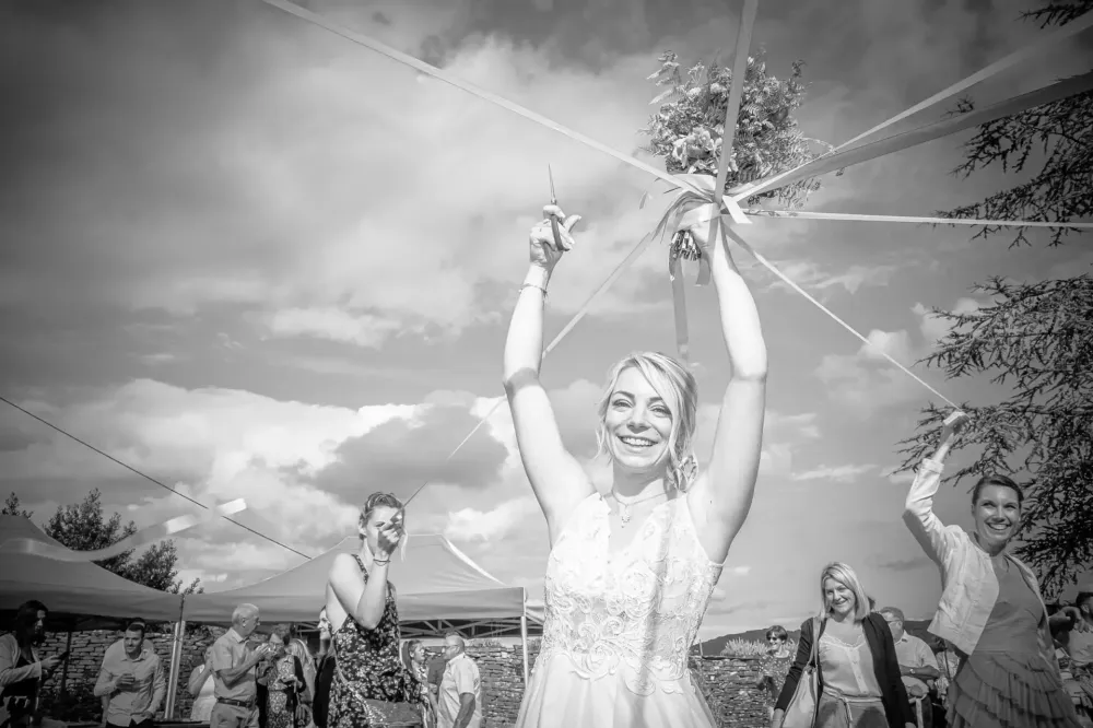 patrick-payet-mariage-sance-fleurs-au-sol.jpg