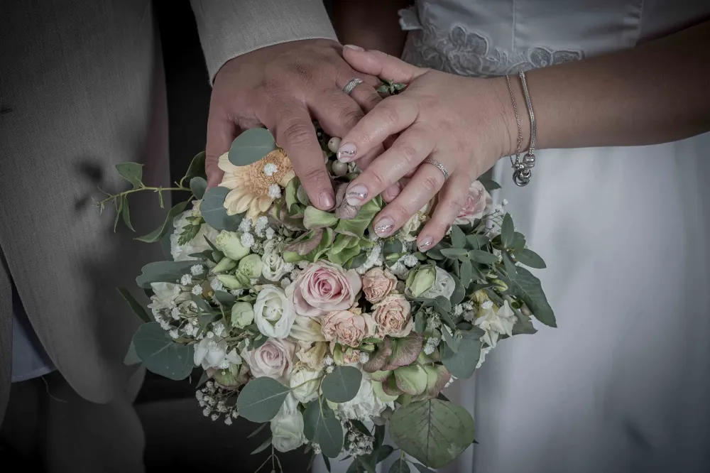 photo-mariee-bouquet-detail.jpg